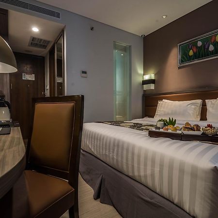 Arthama Hotels Makassar Exterior photo