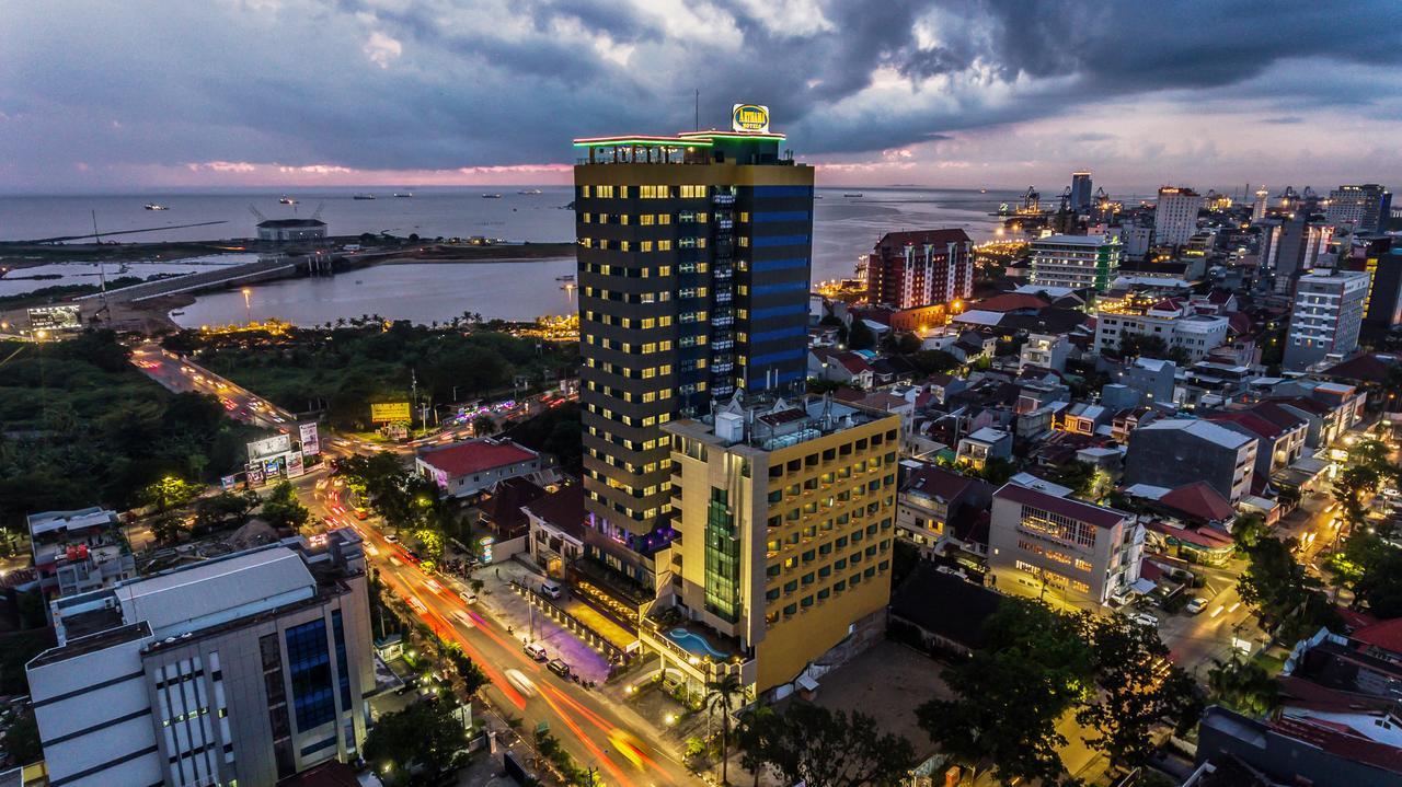 Arthama Hotels Makassar Exterior photo