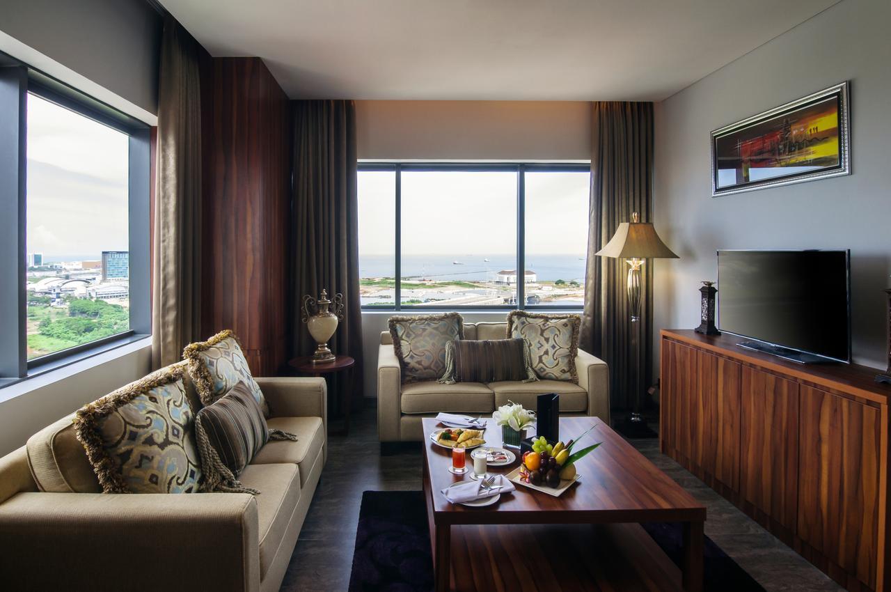 Arthama Hotels Makassar Exterior photo