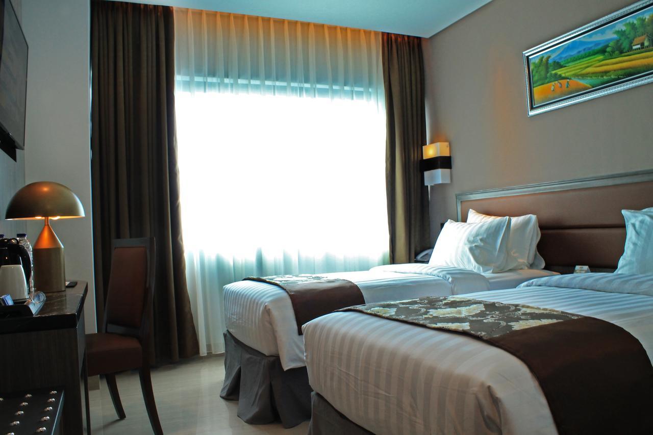 Arthama Hotels Makassar Exterior photo