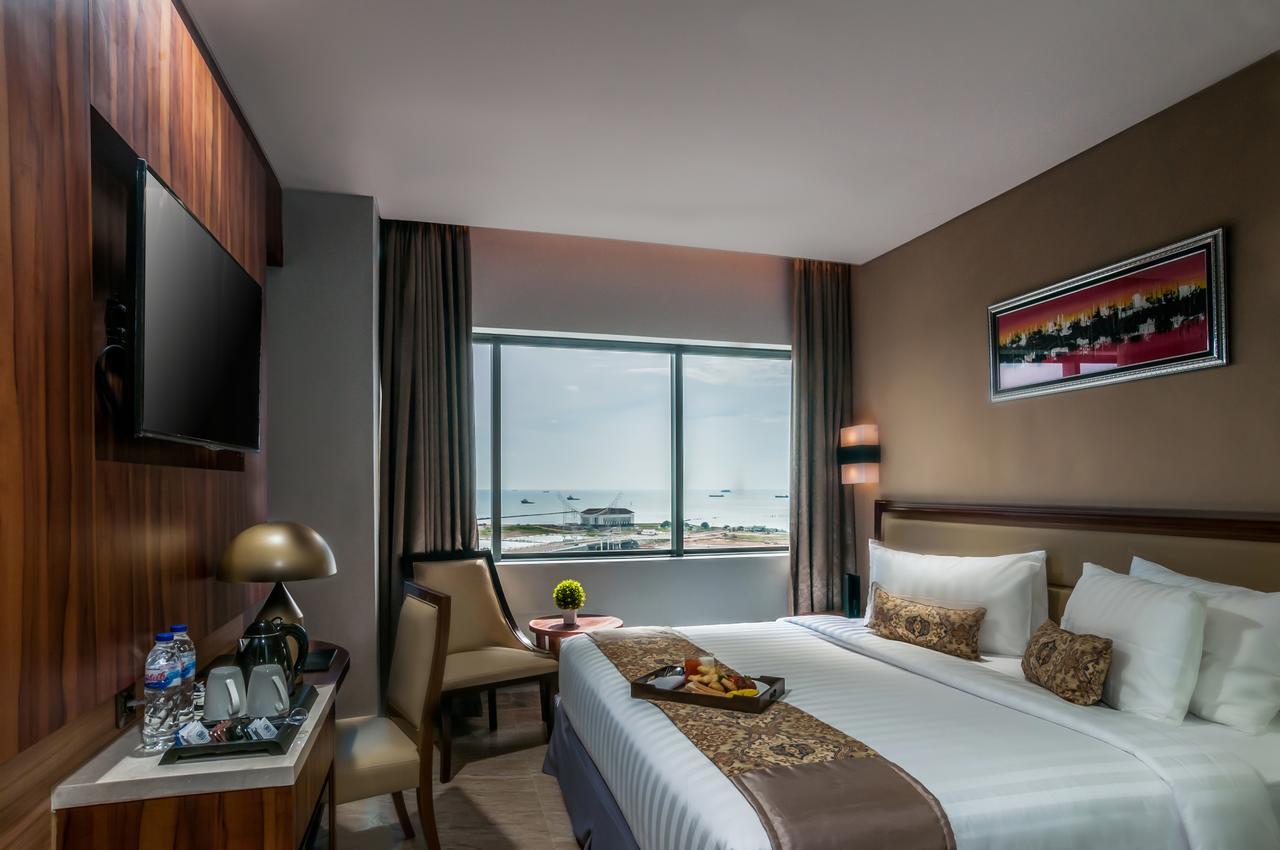 Arthama Hotels Makassar Exterior photo